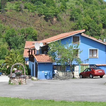 Hotel Avelina Onís エクステリア 写真
