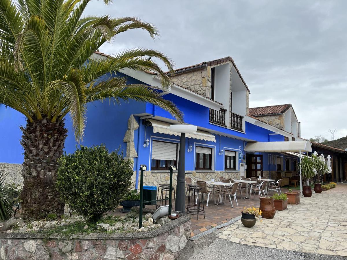 Hotel Avelina Onís エクステリア 写真
