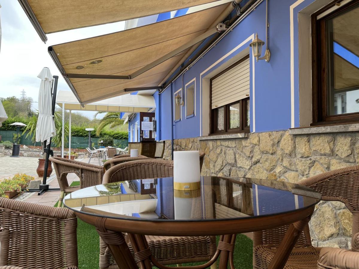 Hotel Avelina Onís エクステリア 写真