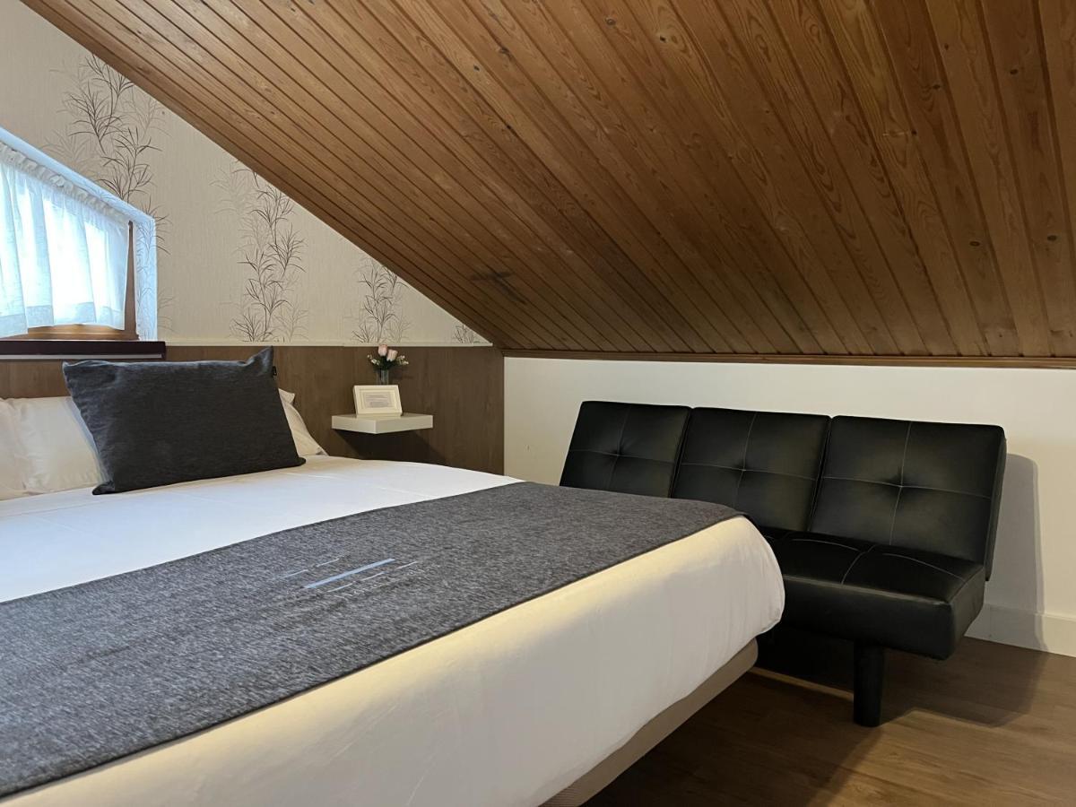 Hotel Avelina Onís エクステリア 写真