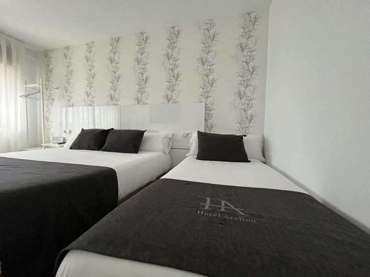 Hotel Avelina Onís エクステリア 写真