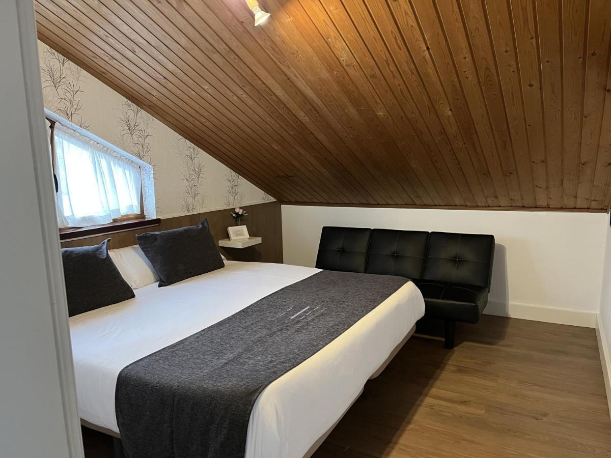 Hotel Avelina Onís エクステリア 写真