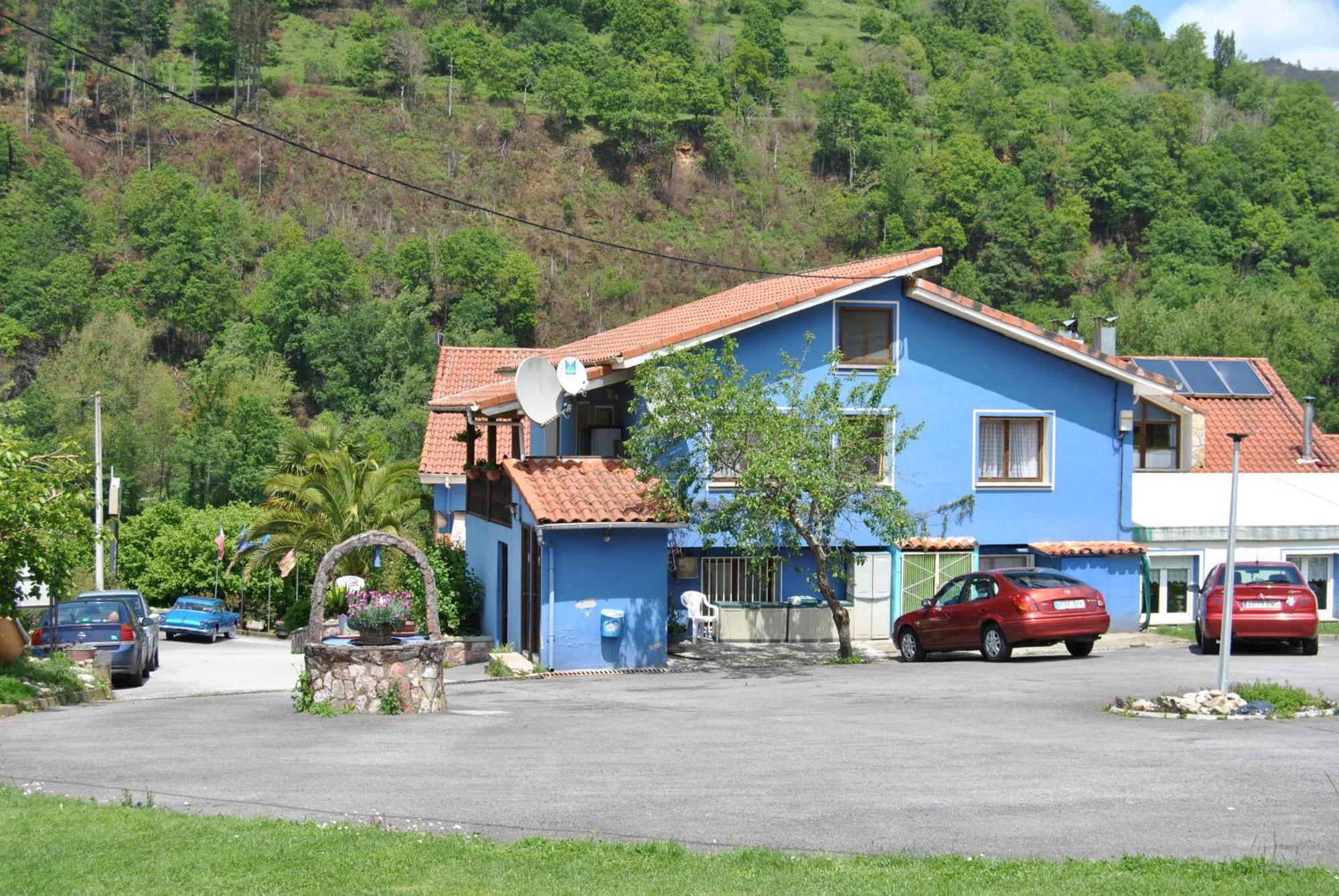 Hotel Avelina Onís エクステリア 写真