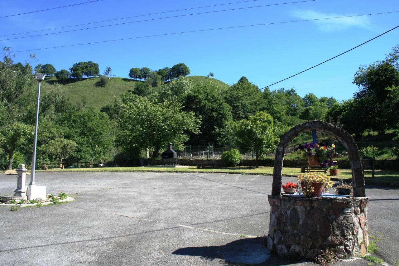 Hotel Avelina Onís エクステリア 写真